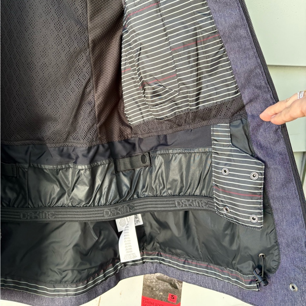 New! Dakine Women’s Canyons Denim Jacket | S - Picture 12 of 13